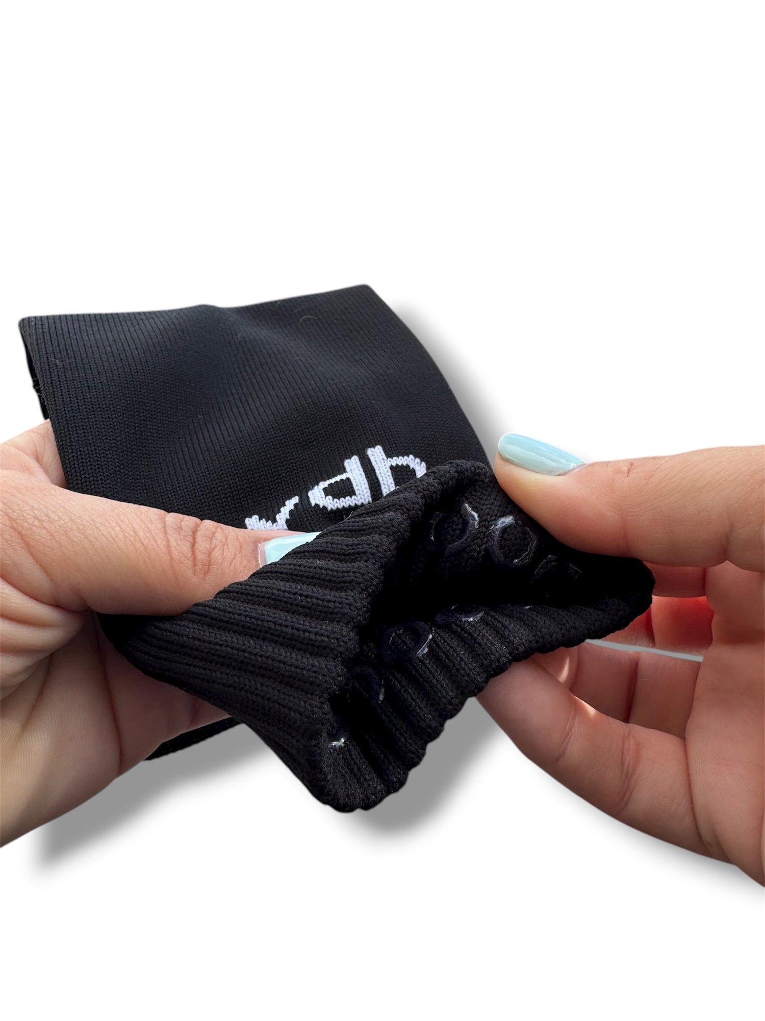 Essential Game Pack: Grip Sock + Sleeve + Mini Shinguard